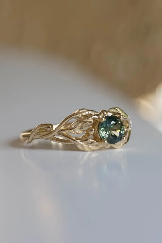 Green sapphire yellow gold engagement ring / Tilia