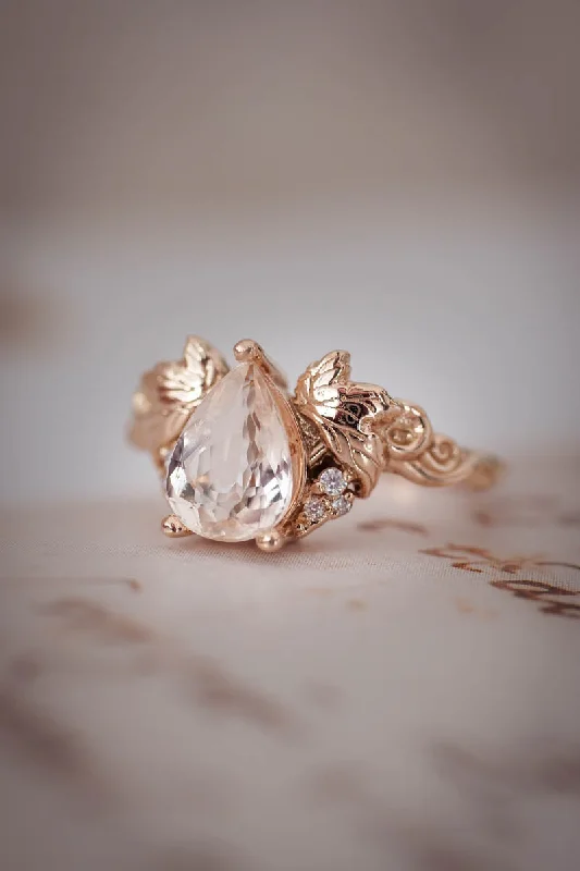 Morganite and diamonds engagement ring / Vineyard