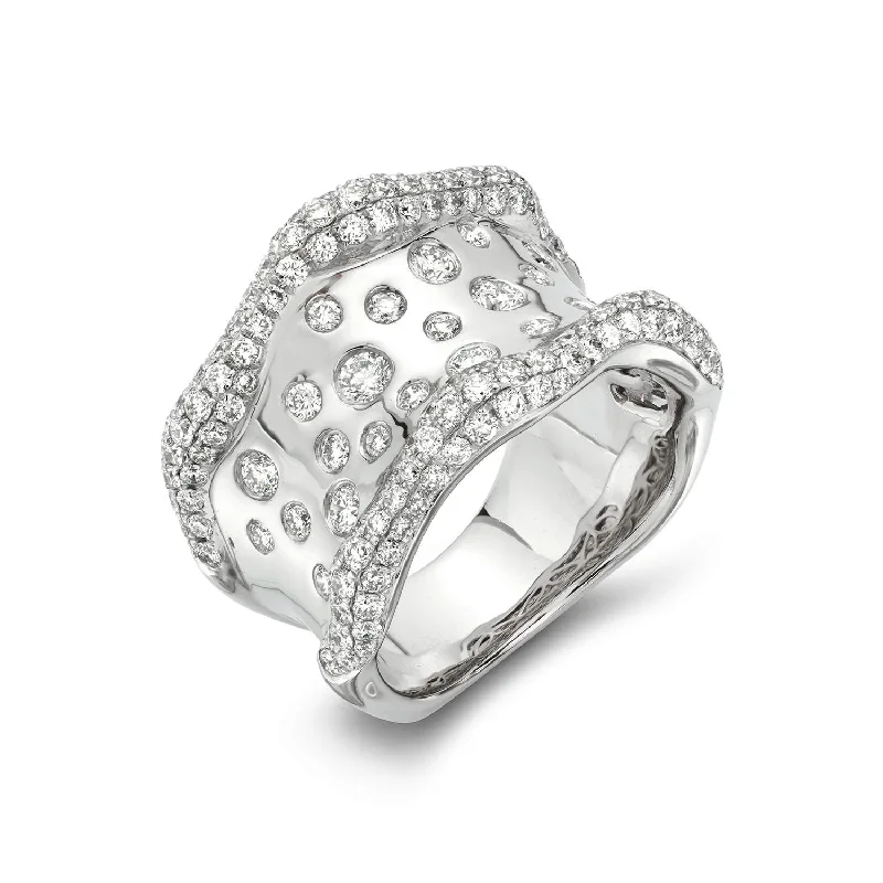 18KT WHITE GOLD DIAMOND RING