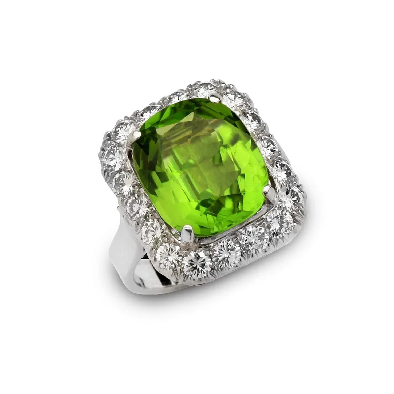 18KT WHITE GOLD PERIDOT AND DIAMOND RING