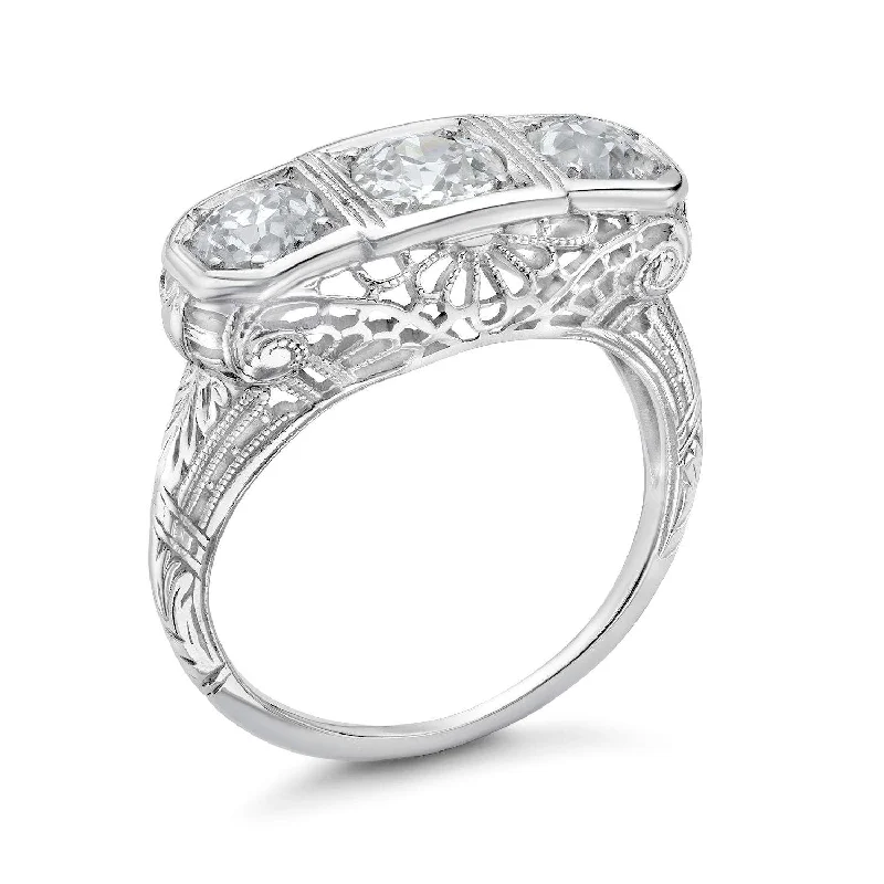 DIAMOND DECO 3 STONE RING