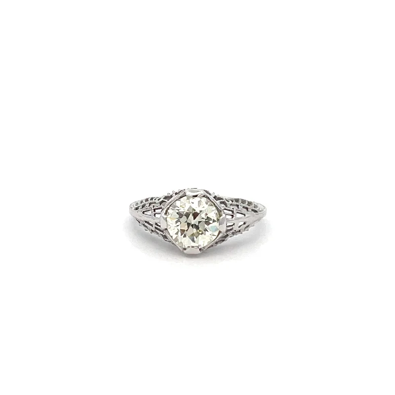 Elegant Diamond Ring