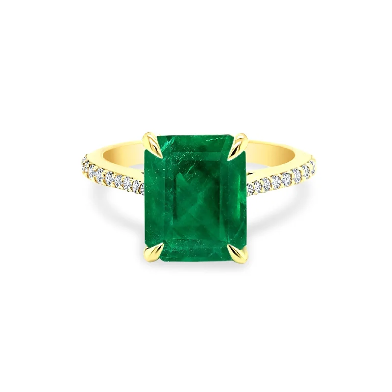 Emerald Gemstone with Diamond Band