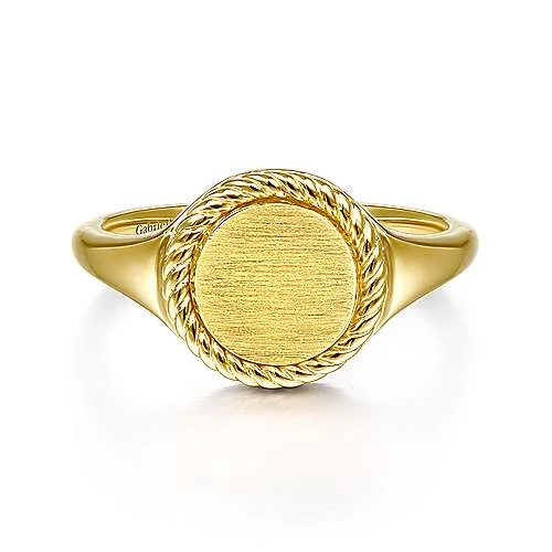 14K Yellow Gold Round Signet Ring with Twisted Rope Frame