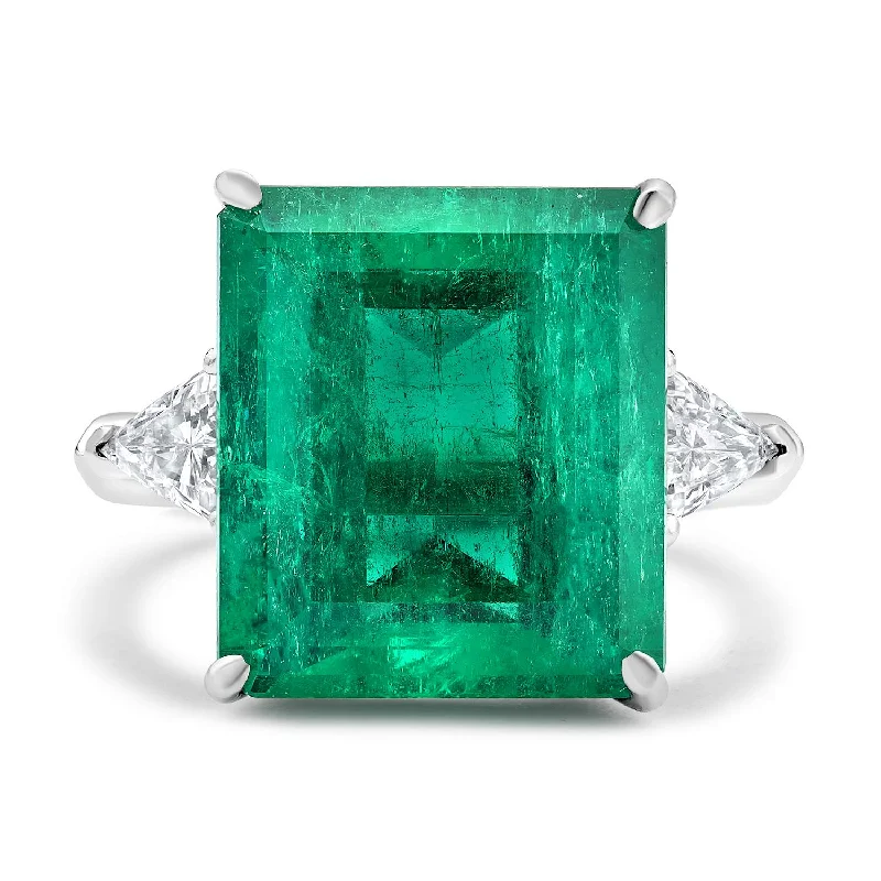 PLATINUM COLOMBIAN EMERALD AND DIAMOND RING