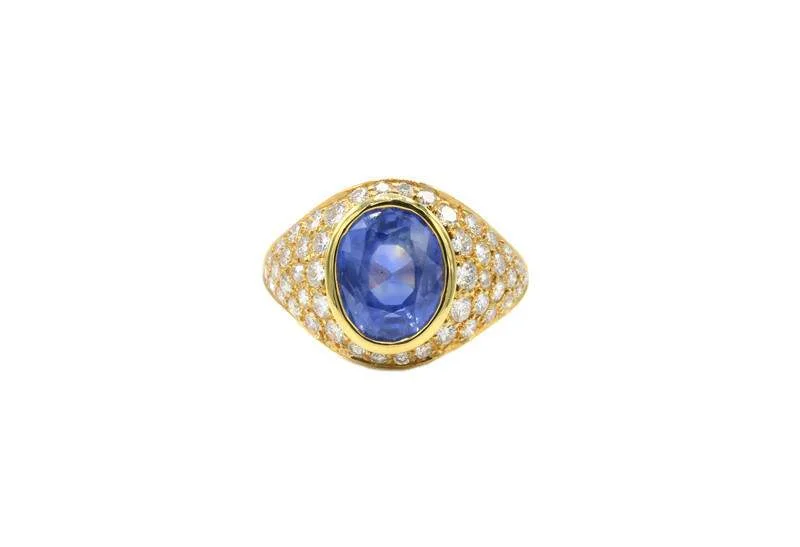 SAPPHIRE AND DIAMOND RING