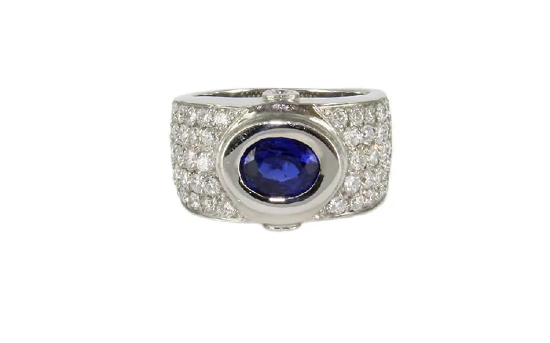 SAPPHIRE & DIAMOND FASHION RING