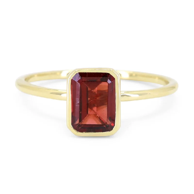 14K Yellow Gold Bezel Set Garnet Birthstone Ring