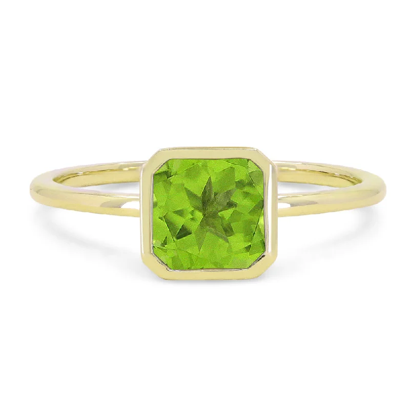 14K Yellow Gold Bezel Set Peridot Birthstone Ring