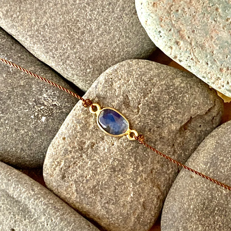 One of a Kind Ocean Blue Sapphire 18K Gold Bracelet